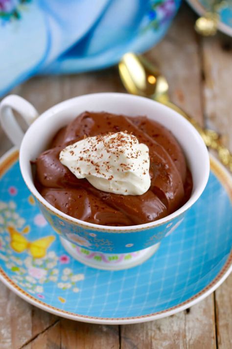 Microwave Chocolate Pudding, Pudding In A Mug, Mug Meals, Microwave Mug Recipes, Vegan Chocolate Pudding, Microwave Mug, Bigger Bolder Baking, Mug Cake Microwave, Chocolate Mugs