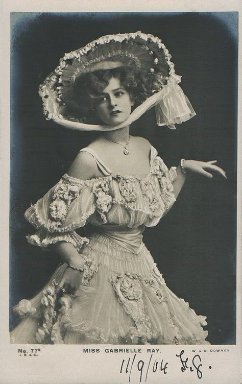 Lily Elsie, Portrait Vintage, Gibson Girl, Edwardian Era, Edwardian Fashion, Vintage Portraits, Photo Postcards, Mode Vintage, Vintage Photographs