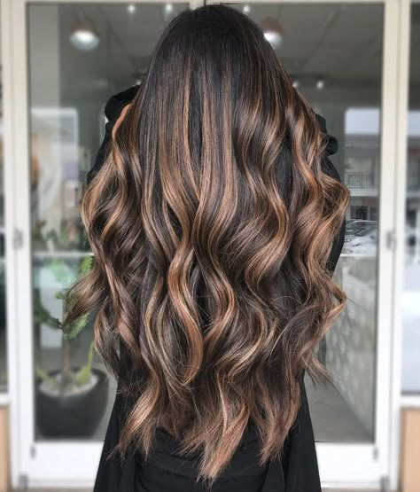 Long Chocolate Hair with Caramel Highlights Chocolate Brown Hair Ideas, Brunette Hair Color With Highlights, Brown Hair Ideas, Chocolate Brown Hair Color, Hair Adviser, Brunette Hair With Highlights, Chocolate Brown Hair, Caramel Highlights, Brunette Balayage Hair