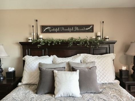 Decor Above Tall Headboard, Wall Ideas Behind Bed, Bed Back Wall, Wall Transformation, Creative Bed, Bedroom Wall Decor Above Bed, Creative Beds, My Bedroom Ideas, Beautiful Bedroom Decor