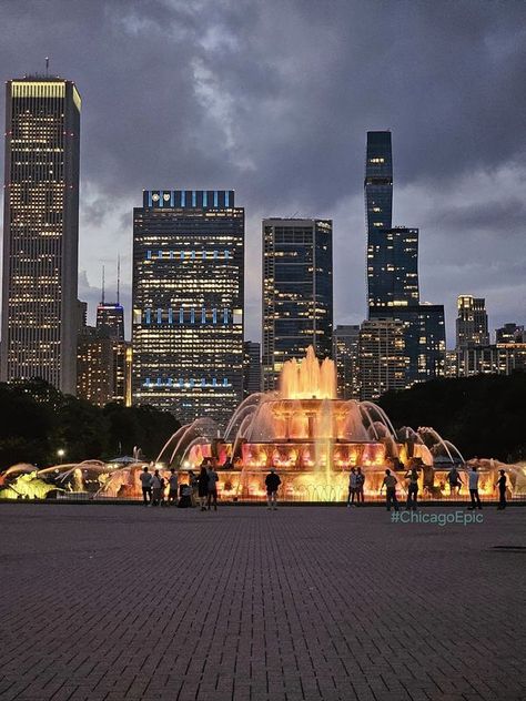 Original Chicago | My favorite Chicago landmark in Grant park | Facebook Chicago Landmarks, Grant Park, Chicago, The Originals