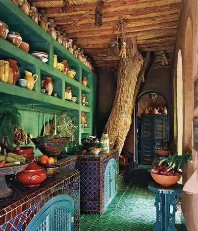 . Bohemian Treehouse, Dekorasi Maroko, Moroccan Kitchen, Kitchen Bohemian, Casa Hobbit, Kitchen Design Color, Bohemian Kitchen, Moroccan Homes, Cob House