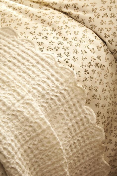 CHILDREN'S COTTON BEDSPREAD WITH SCALLOPED EDGE - Cream | ZARA United Kingdom Amber Interiors Bunk Beds, Twin Bed Neutral Bedding, Flea Market Bedroom, Vintage Kids Room Bedding, Maileg Inspired Bedroom, Blue Stripe Bedroom, Whimsical Cozy Bedroom, Sweden Home Interior, Cozy Layered Bed