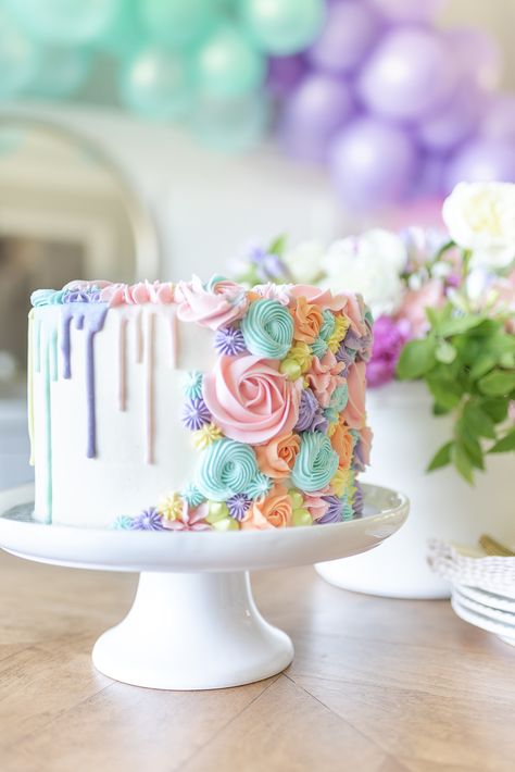 Birthday Cake Ideas Rainbow, Floral First Birthday Cake Smash, Flowers And Rainbows Birthday, Simple Pastel Birthday Cake, Pastel Coloured Birthday Cake, Hombre Cake Frosting, Birthday Cake Rainbow Pastel, Pastel Cake Decoration, Two Cute Birthday Cake