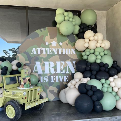 Army Birthday Theme, Army Theme Birthday Party Decorations, Welcome Home Soldier Party Ideas, Camo Balloon Garland, Army Birthday Party Ideas Decoration, Call Of Duty Birthday Party Decorations, Army Decorations Party, Army Theme Birthday Party, Military Birthday Party Ideas