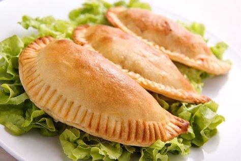 Pillsbury Crescent Rolls and taco meat make a delicious dinner Turkey Empanadas, Homemade Empanadas, Authentic Spanish Recipes, Reflux Recipes, Turkey Pie, Acid Reflux Recipes, Beef Empanadas, Havarti, Homemade Dough