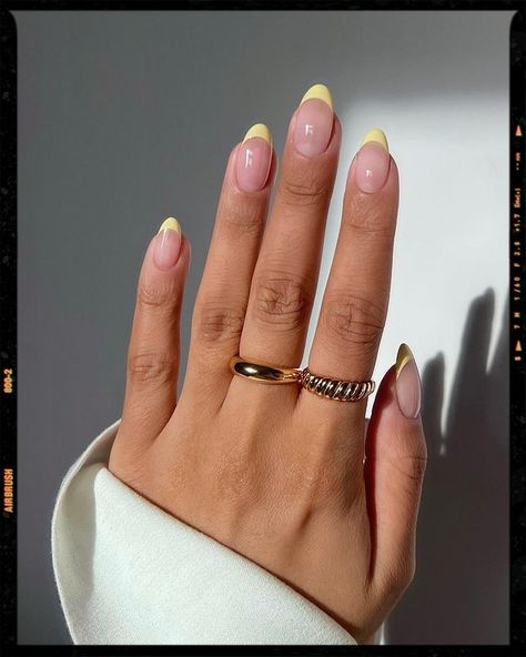 Inspiration Yellow Nail Art, Yellow Nails Design, Nagel Tips, Easy Nails, Pastel Nails, Yellow Nails, Orange Nails, Nailed It, Nail Designs Spring