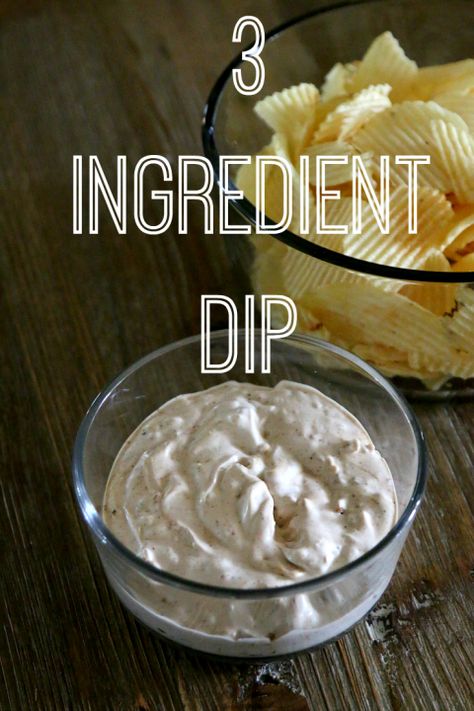 3 Ingredient Dip, Easy Chip Dip, French Onion Dip Recipe, Cold Appetizers Easy, Homemade French Onion Dip, Lipton Soup, Chip Dip Recipes, Onion Dip Recipe, Gluten Free Puff Pastry