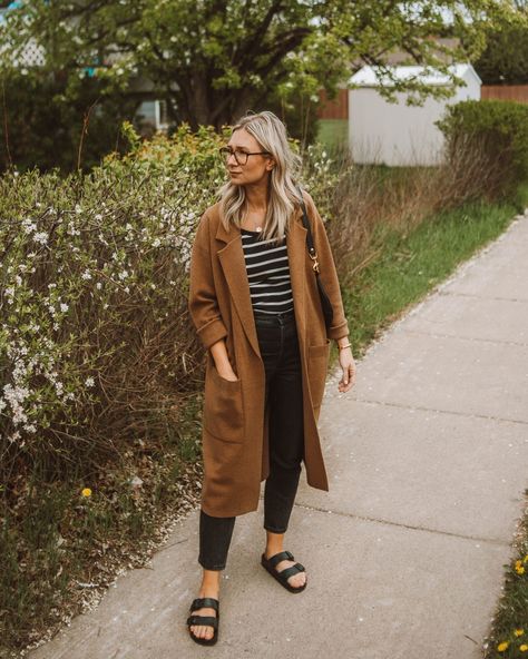 Birkenstock Blazer Outfit, Black Pants Cardigan Outfit, Fall Outfits Women Trendy, Spring Cardigan Outfit 2024, Blazer Cardigan Outfit, Outdoorsy Professional Style, Jcrew Style Inspiration 2023, J Crew Style 2023, Artist Wardrobe Style