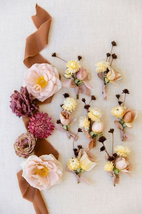 early fall boutonnières Pink Bridesmaid Dresses And Groomsmen, Flowers For Him, Pink Wedding Palette, Bridesmaid Dresses And Groomsmen, Green Fall Weddings, Mauve Wedding Colors, Fall Boutonnieres, Shades Of Light Pink, Mustard Wedding