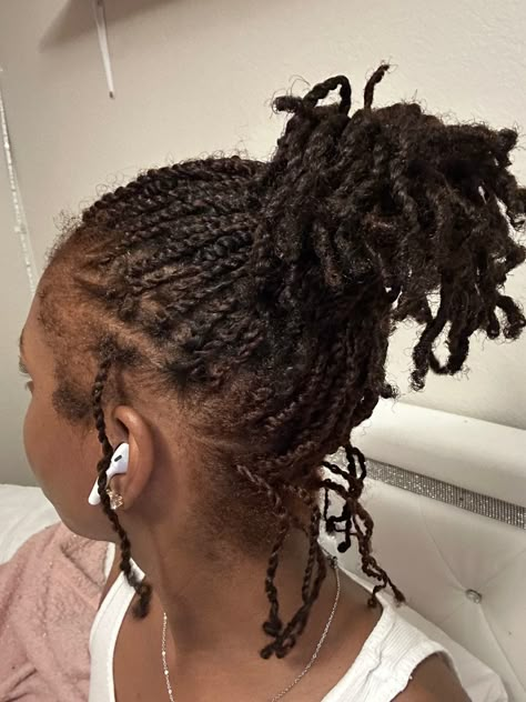 Tomboy Hairstyles Black Women, Protective Style For Short Natural Hair, Natural Hair Styles For Black Women Twists, Natural Protective Hairstyles Short Hair, Coils Hairstyles, Mini Twists With Extensions, Twist Pony, Mini Twists Natural Hair, Twists Hairstyles