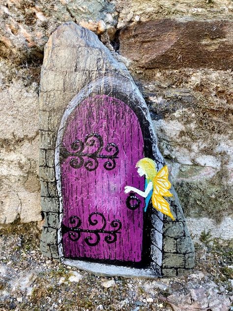 Painted Fairy Doors, Painting Fairy, Garden Homes, Slate Roof Tiles, Slate Rock, Rock Sign, Forest Animal Nursery, Bird Houses Painted, Garden Fairy