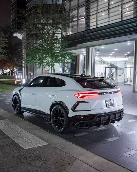 Rare Car Colors, White Lamborghini Urus, Urus Aesthetic, Lamborghini Urus Aesthetic, White Lambo, Lambo Urus, Mercedes Benz Glc Coupe, Green Lamborghini, Dream Cars Lamborghini