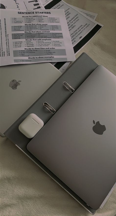 #macbook #ipad #aesthetic #grey #airpods #studying Gray Study, Macbook Air M2, Apple Aesthetic, Girl Boss Inspiration, Ipad Aesthetic, College Aesthetic, Studying Life, Study Motivation Inspiration, Studying Inspo