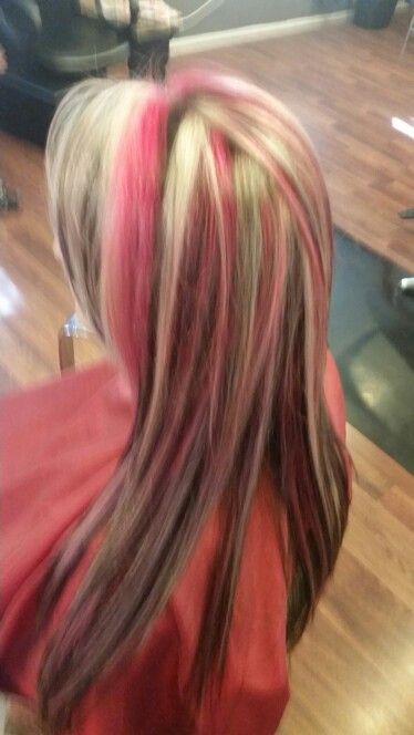 Pink Black And Blonde Hair, Skunk Hair Pink, Napoleon Hair, Pink Skunk Hair, Neapolitan Hair, Brown And Pink Hair, 2000s Hair, Pink And Black Hair, Skunk Hair