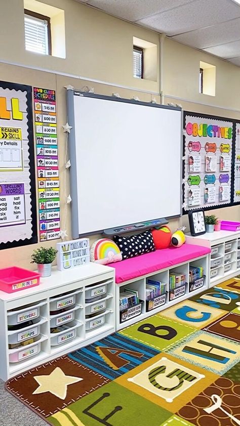 Learning in Wonderland Classroom Tour - Learning in Wonderland Kindergarten Classroom Desk Setup, Grade Six Classroom Ideas, Classroom Shelves Organization, Reading Classroom Set Up, Kindegarden Classroom Design, Library In Classroom Ideas, First Grade Classroom Set Up Ideas, Classroom Setup 1st Grade, Tiny Classroom Setup Small Spaces