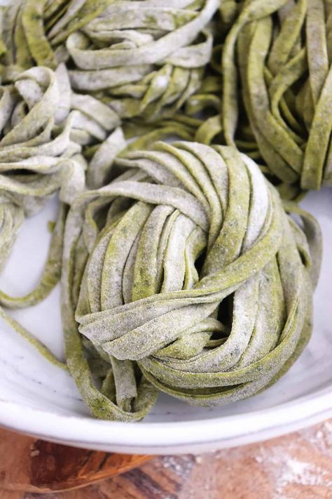 Homemade Spinach Pasta Dough - Season & Thyme Homemade Spinach Noodles, Herb Pasta Dough, Homemade Pasta Dough Vegan, Homemade Spinach Pasta Dough, Spinach Pasta Dough, Whole Wheat Pasta Dough Recipe, Homemade Spinach Pasta, Semolina Pasta Dough Kitchenaid, Sneak In Veggies