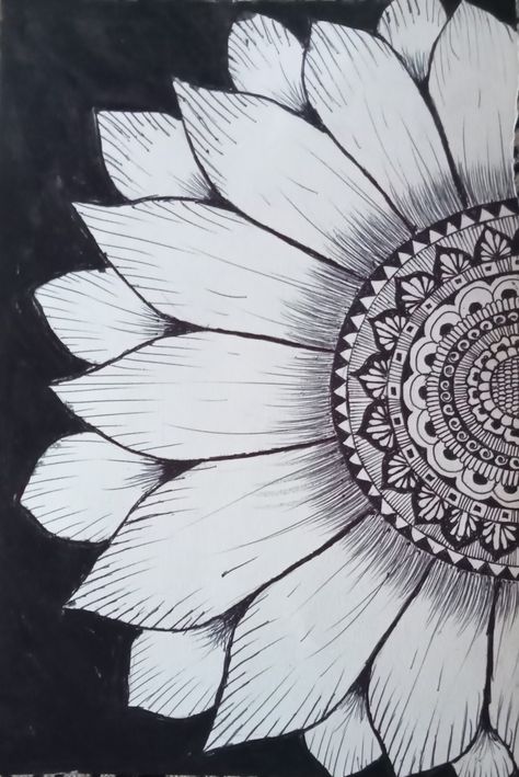 Sun flower mandala art🌻 Flower Mandala Art, Easy Mandala Drawing, Mandala Art Therapy, Simple Mandala, Mandala Art Lesson, 8k Wallpaper, Canvas Painting Designs, Nature Art Painting, Mandala Drawing