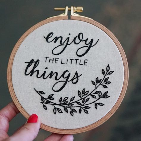 Iva Sušec on Instagram: “Enjoy the little things ✨ . . . . #makeitindesign #embroideryfloss #handmadeembroidery #embroideryhoops…” Embroidery Quotes Inspiration, Embroidered Quotes, Hand Embroidery Border, Embroider Ideas, Ith Embroidery Designs, Embroidery Border, Embroidery Wall Art, Hand Embroidery Patterns Flowers, Floral Embroidery Patterns