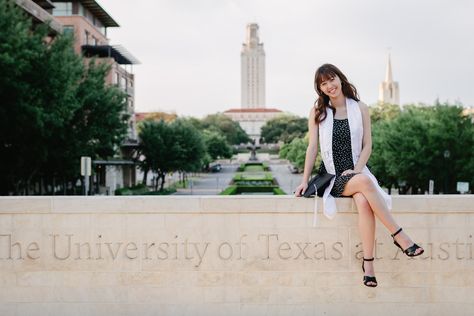 Ut Austin Senior Pictures, University Of Texas Graduation Pictures, Ut Grad Pics, 2024 Mentality, Ut Graduation Pictures, Ut Austin Graduation Pictures, Ut Austin Graduation, Austin Senior Pictures, Senior Pictures Graduation