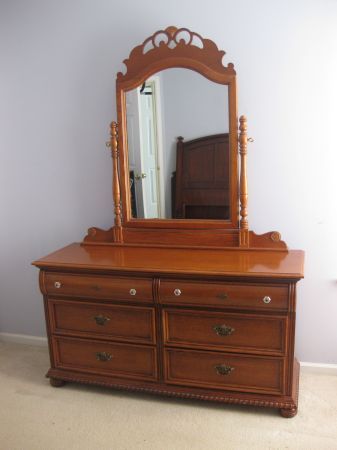 LEXINGTON VICTORIANA DOUBLE DRESSER/MIRROR coordinates with Lexington Victorian Sampler Lexington Furniture Bedroom, Victorian Style Furniture, Victorian Bedroom, Dresser Mirror, Lexington Furniture, Double Dresser, Furniture For Sale, Furniture Bedroom, French Antique