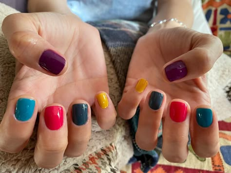 Cute Nail Designs Multi Color, Simple Nail Ideas Colorful, Random Color Nails, Multicolor Short Nails, Short Small Nails Ideas, Simple Colorful Nails, Fun Short Nail Designs, Short Colorful Nails, Colorful Short Nails