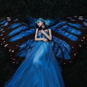 Blue Butterfly Wings, Ladybug Dress, Fairy Photoshoot, Butterfly Fashion, Dream Fantasy, Fairy Clothes, Another Dimension, Blue Wings, Fantasy Photography