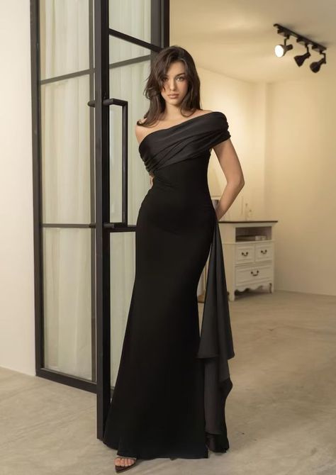 Mafia Gril, Mafia Dress, Slim Long Dress, Cocktail Dress Elegant, Dresses Formal Elegant, Sleeveless Long Dress, Gala Dresses, Fashion Mistakes, Glam Dresses