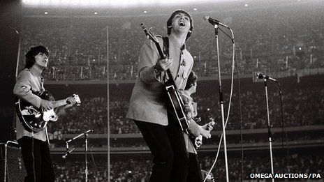 The Beatles at Shea Stadium Beatles Shea Stadium, Beatles Interview, Stadium Concert, The Beatles Live, Beatles Guitar, Shea Stadium, Beatles Photos, John Lennon Beatles, The Hollywood Bowl