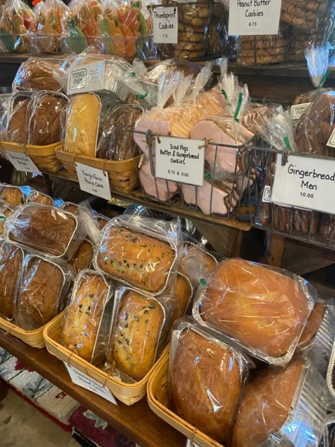 Bakery Farmers Market Display Baked Goods, Fall Bakery Aesthetic, Farmer's Market Bakery Display, Baked Goods Display Ideas Farmers' Market, Bread Display Ideas Farmers' Market, Fall Bakery, Bake Sale Sign, Halloween Bakery, Bake Sale Displays