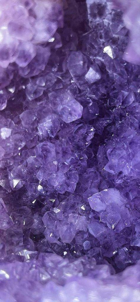 Purple Crystals Aesthetic Wallpaper, Crystal Phone Background, Amethyst Aesthetic Color, Purple Wallpaper High Quality, Amethyst Wallpaper Iphone, Amethyst Purple Aesthetic, Amethyst Wallpaper Aesthetic, Amethyst Aesthetic Wallpaper, Amythest Crystals Aesthetic