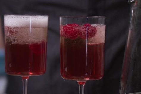 Cranberry Vanilla Vodka Mimosa by Chef Jernard | CLEO TV Turkey Bacon Quiche, Honey Fruit Salad, Soul Kitchen, Bacon Quiche, New Soul, Vanilla Vodka, Turkey Bacon, Food Writing, Cranberry Juice