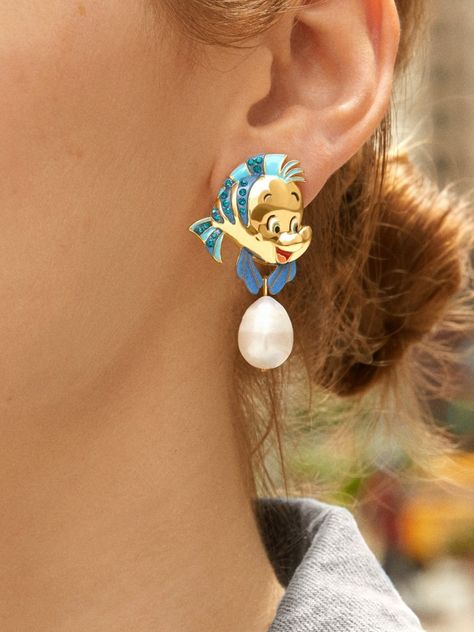 Acrylic Disney Earrings, Flounder Disney, Disney Christmas Outfits, Disneybound Outfits, Mickey Mouse Necklace, Disney Earrings, New Disney Princesses, Baublebar Earrings, Disney Bound Outfits