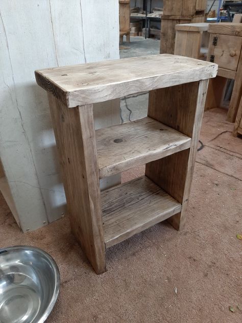 Diy Rustic Nightstand Bedside Tables, Diy Rustic Bedside Table, Scaffold Board Bedside Table, Bedside Table Pallet, Scaffold Board Furniture Ideas, Scaffolding Boards Ideas, Rustic Bedside Tables, Scaffold Board Furniture, Scaffold Board Ideas