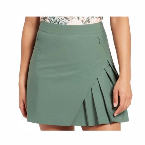 Tennis Skirt Design, Golf Fits, Tennis Uniforms, Tennis Design, Golf Skorts, Edgy Girls, Squirrel Girl, Golf Skirt, Pleated Tennis Skirt