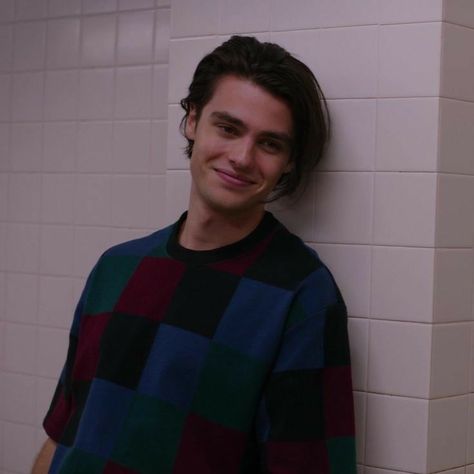 Felix Mallard
Marcus Baker from Ginny and Georgia Blonde Vs Brunette, Marcus Baker, Billie Eilish Ocean Eyes, Felix Mallard, Ginny And Georgia, Ideal Boyfriend, Mary Shelley, Perfect Boy, About Time Movie