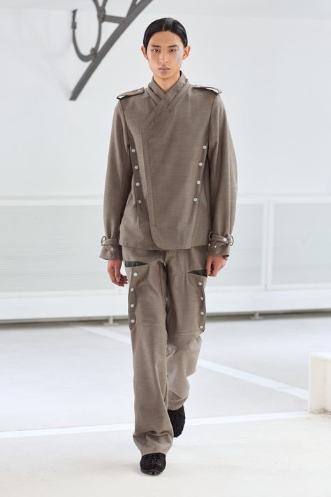 Eastern European Fashion, Bag Reference, Fabric Techniques, 2020s Fashion, Mens Runway, Kiko Kostadinov, Menswear Runway, Fashion Reference, Male Fashion Trends