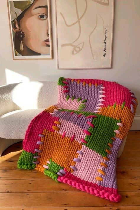 Oversized Blanket, Blanket Handmade, Room Deco, Colour Blocking, Chunky Knit Blanket, Knit Blanket, Diy Crochet Projects, Knitted Blankets, Handmade Home