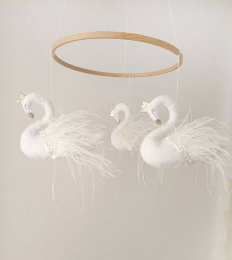 Swan Mobile, Swan Nursery Decor, Swan Nursery, Stars Baby Mobile, Cot Toys, Baby Mobile Felt, Princess Nursery