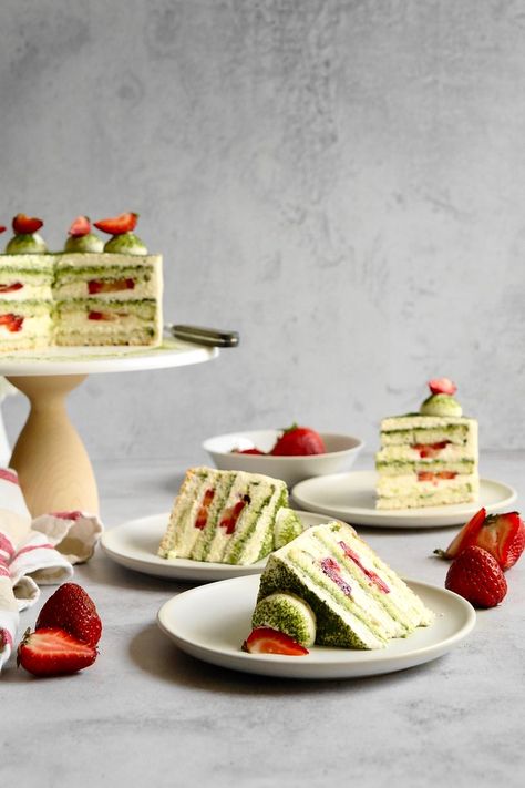 strawberry matchamisu cake – tentimestea Strawberry Matcha Tiramisu, Strawberry Matcha Dessert, Matcha Tres Leches Cake, Strawberry Matcha Cake, Saturday Appetizers, Strawberry Fruit Cake, Matcha Strawberry Cake, Matcha Cake Recipe, Matcha Tiramisu