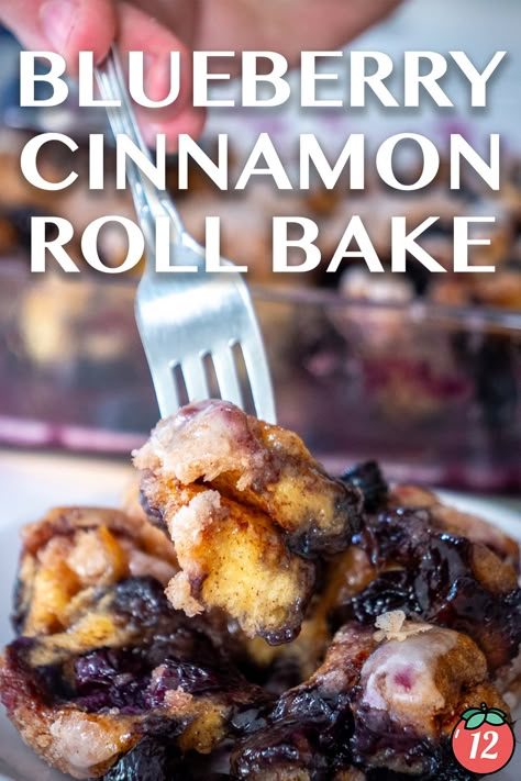 Blueberry Cinnamon Roll Bake | 12 Tomatoes Cinnamon Rolls With Blueberries, Blueberry Cinnamon Roll Bake, Cinnamon Rolls Blueberry, Berry Cinnamon Rolls, Blueberry Cinnamon Roll Casserole, Blueberry Breakfast Recipes, Blueberry Monkey Bread, Blueberry French Toast Bake, Blueberry Recipes Breakfast