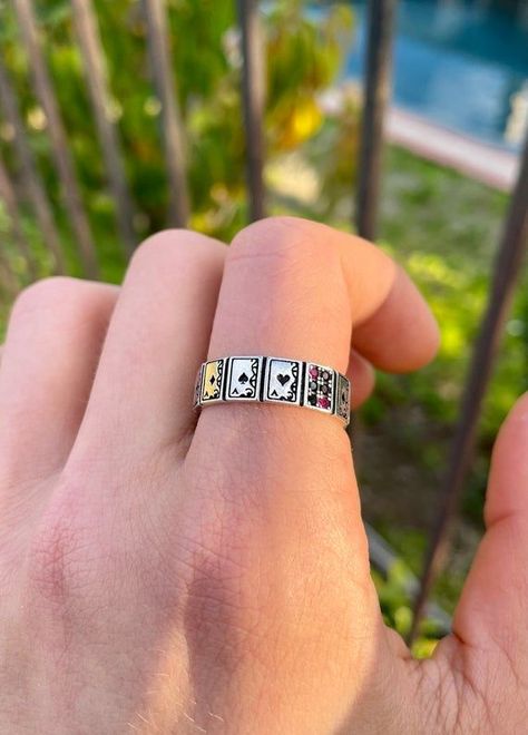 Card Ring, Streetwear Jewelry, Mode Hippie, Edgy Jewelry, Womens Ring, Magical Jewelry, Jewelry Accessories Ideas, Ring Mens, Dope Jewelry