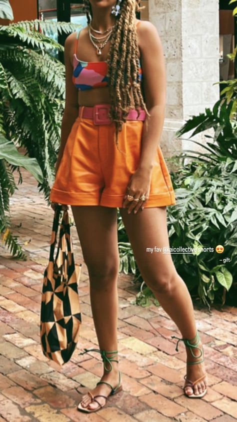 Cute Jungle Outfits, Boho Outfits Black Women Summer, Afro Bohemian Outfits, Boho Afro Style, Pocahontas Aesthetic Outfit, Black Woman Festival Outfit, 70s Outfits Shorts, 70s Summer Fashion Black Women, Afro Fashion Outfits