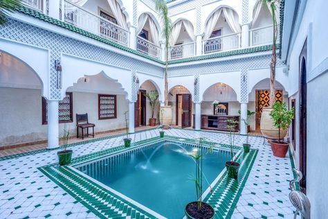 Booking.com: L'Oriental Medina Riad & Spa , Marrakesh, Morocco - 326 Guest reviews . Book your hotel now! Best Riads In Marrakech, Riads In Marrakech, Riad Marrakech, Visit Marrakech, Marrakesh Morocco, Casa Patio, Spa Offers, Rooftop Terrace, Private Room