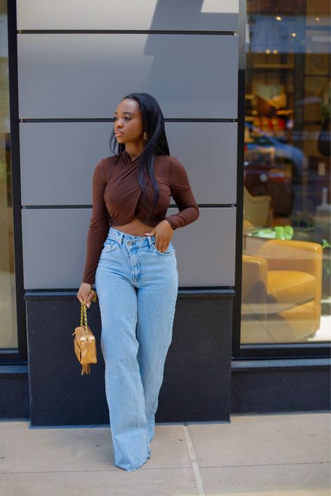 Jeans And Bodysuit Outfits, Stylish Jeans Outfit, Jeans And Bodysuit, Jeans Pants Outfit, Jeans Heels Outfit, Boyfriend Jeans Outfit, Outfit Black Women, Simple Dress Casual, Flare Jeans Outfit