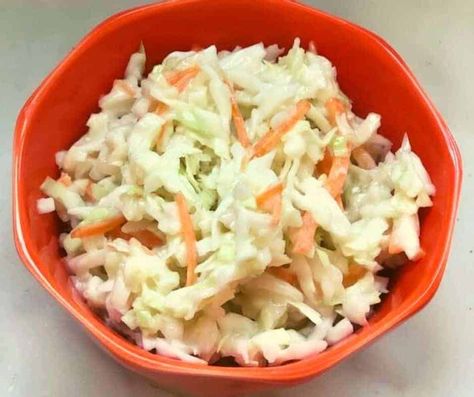 Copycat KFC Coleslaw Barbecue Pork Tenderloin, Copycat Kfc Coleslaw, Creamy Coleslaw Recipe, Copycat Kfc, Kfc Coleslaw Recipe, Fried Chicken Dinner, Salmon Cakes Recipe, Fried Chicken Strips, Sweet Chili Chicken