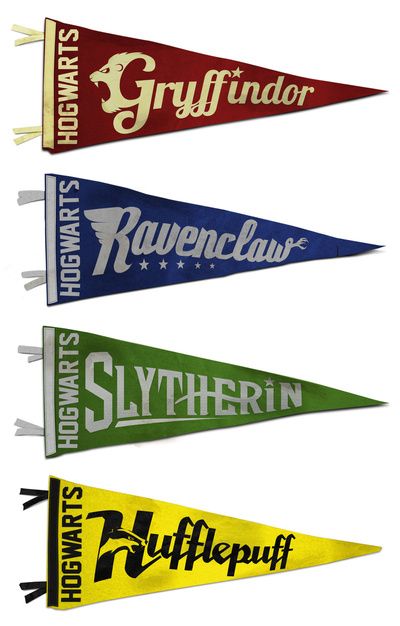 house pennants Classe Harry Potter, Imprimibles Harry Potter, Harry Potter Halloween Party, Cumpleaños Harry Potter, Harry Potter Classroom, Festa Harry Potter, Anniversaire Harry Potter, Theme Harry Potter, Harry Potter Halloween