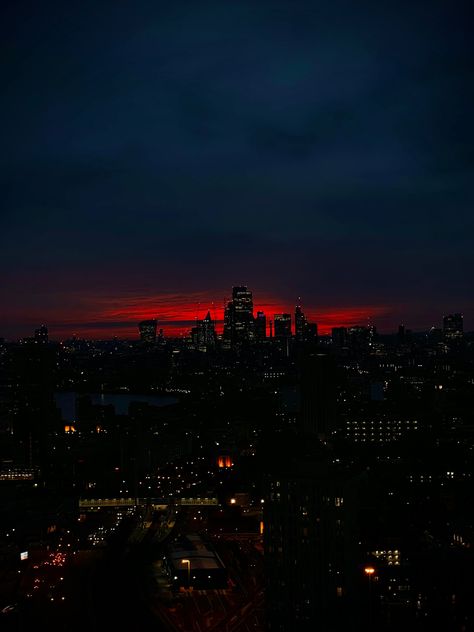 Captivating London skyline bathed in the warm hues of a crimson sunset, painting the city in a breathtaking symphony of reds. 🌆🌇 #LondonSunset #Cityscape #LondonViews Dark City Skyline, London Skyline Aesthetic, Red Aesthetic City, Dark Red Sunset, Red City Lights, Crimson Sunset, Seoul Skyline, African City, Red City