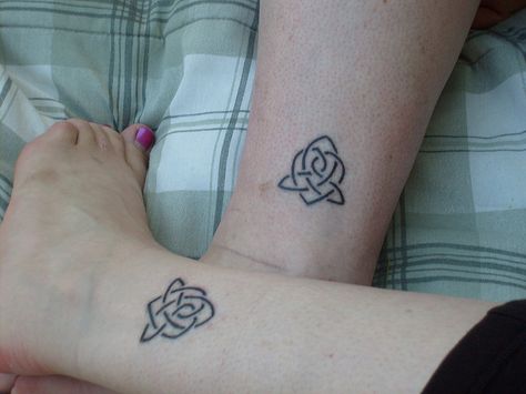 Sister Tattoos by Lady_Dragon356, via Flickr Irish Celtic Tattoos, Sister Tattoos Ideas, Irish Sister Tattoos, Celtic Sister Tattoo, Celtic Sister Knot, Couples Tattoo, Celtic Knot Tattoo, Matching Sister Tattoos, Kunst Tattoos