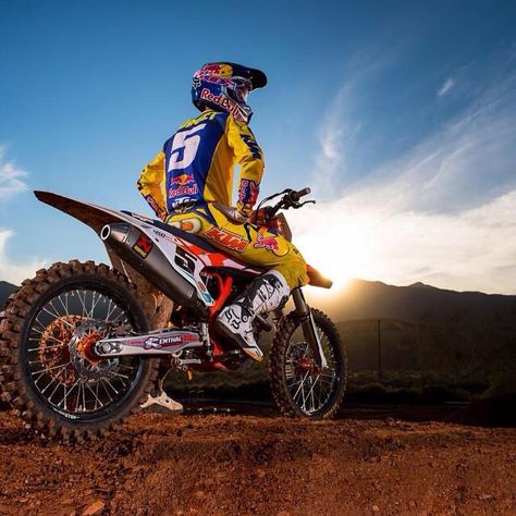 Dungey Supercross Outfit, Motocross Quotes, Ryan Dungey, Bike Freestyle, Ktm Factory, Freestyle Motocross, Red Bull Ktm, Dirt Biking, Motorcross Bike